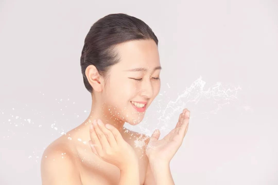 引起皮膚干燥的原因有哪些及解決方法！